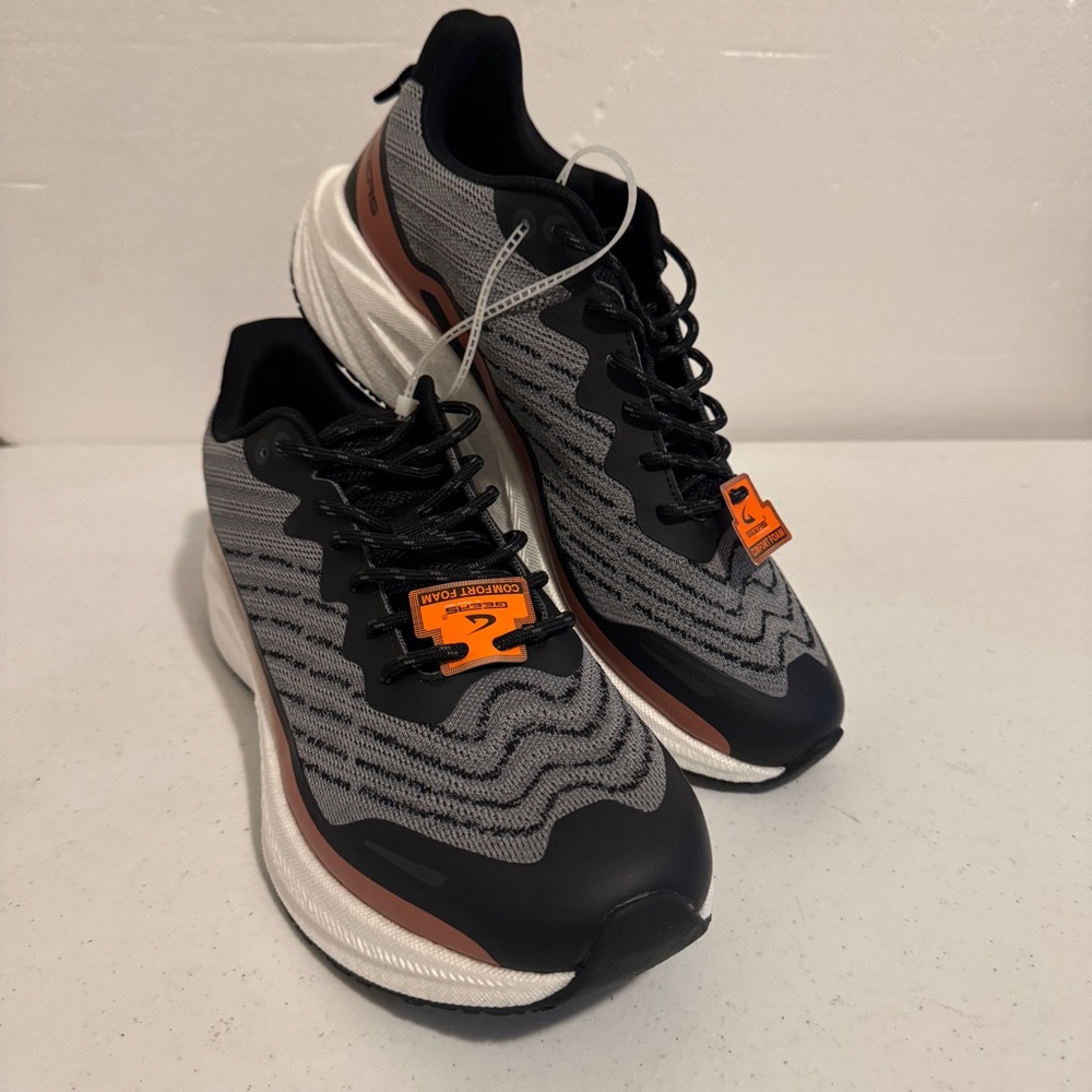 GEERS By Dream Seek Wide Width Athletic Sneakers Men's Size 11W Gray Brown Black
